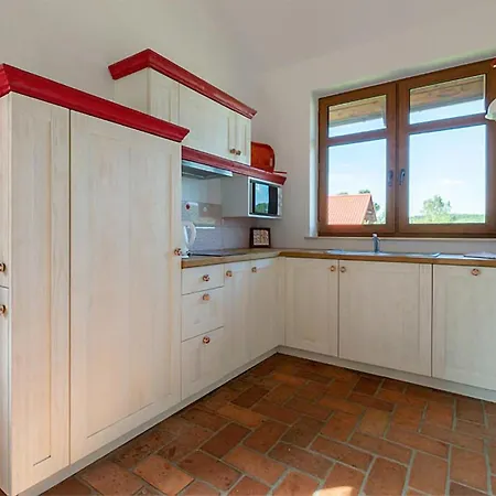 2 Bedroom Beautiful Home In Krzeszna בית נופש Krzeszna